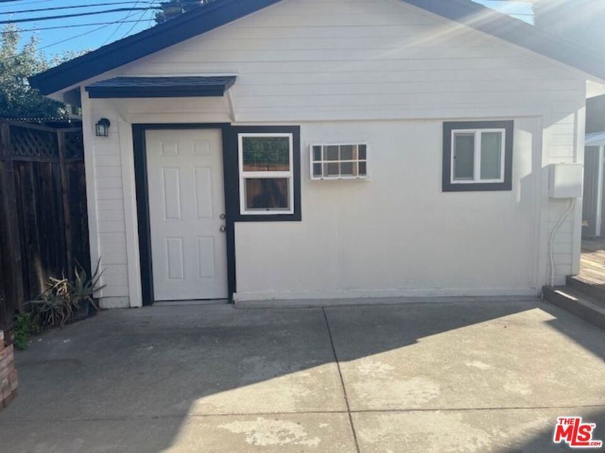 Brand new, private living opportunity! Extremely close distance to Valley Fair Mall and Santana Row, close to shopping, dining, and entertainment. Near Nvidia, Apple, Harker school, easily multiple commuter routes 280/880 .