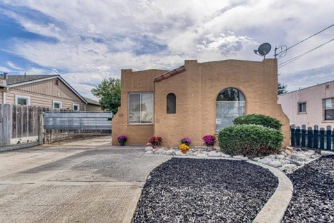 Photo of 120 Katherine Avenue, Salinas, CA 93901 (MLS # ML82065361)