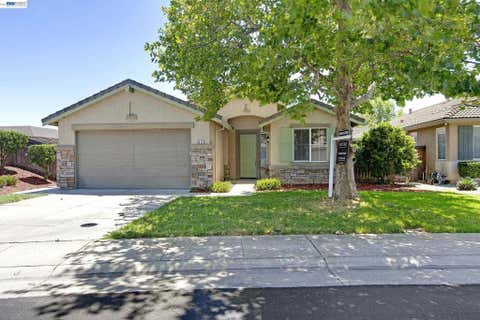 Photo of 8415 Merry Hill Way WAY, Elk Grove, CA 95624 (MLS # 41140254)