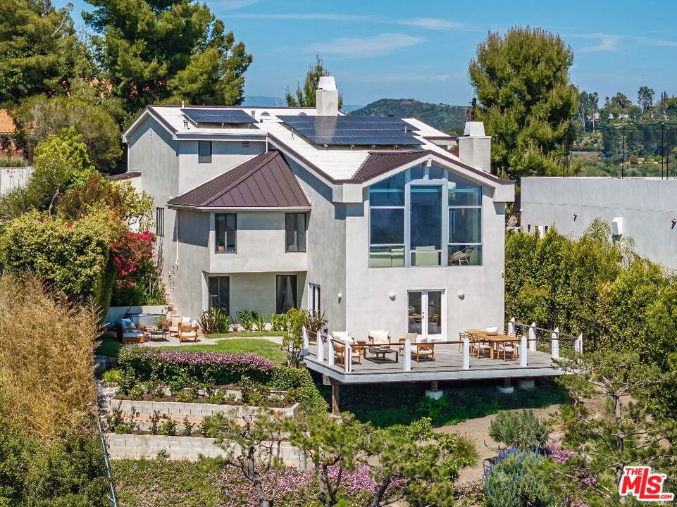 1063 Stradella Road