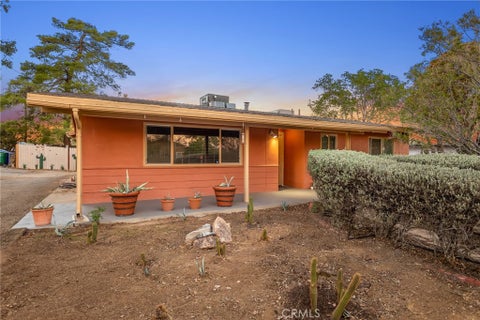 Photo of 7896 Fox Trail, Yucca Valley, CA 92284 (MLS # JT26204838)