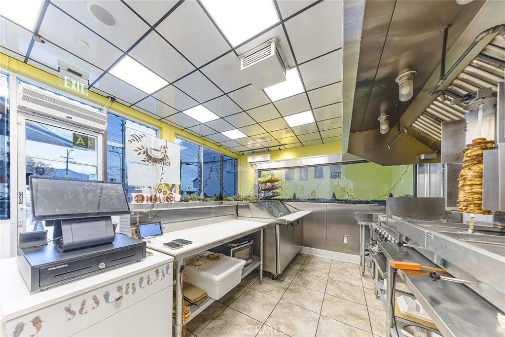 341 N Victory Boulevard 101