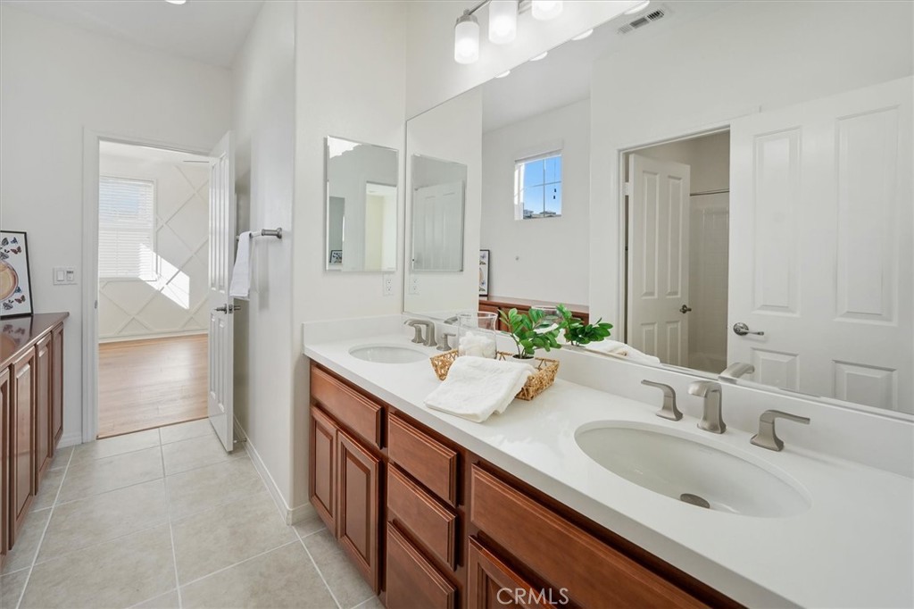 Mosaic (MOSWH) - Residential