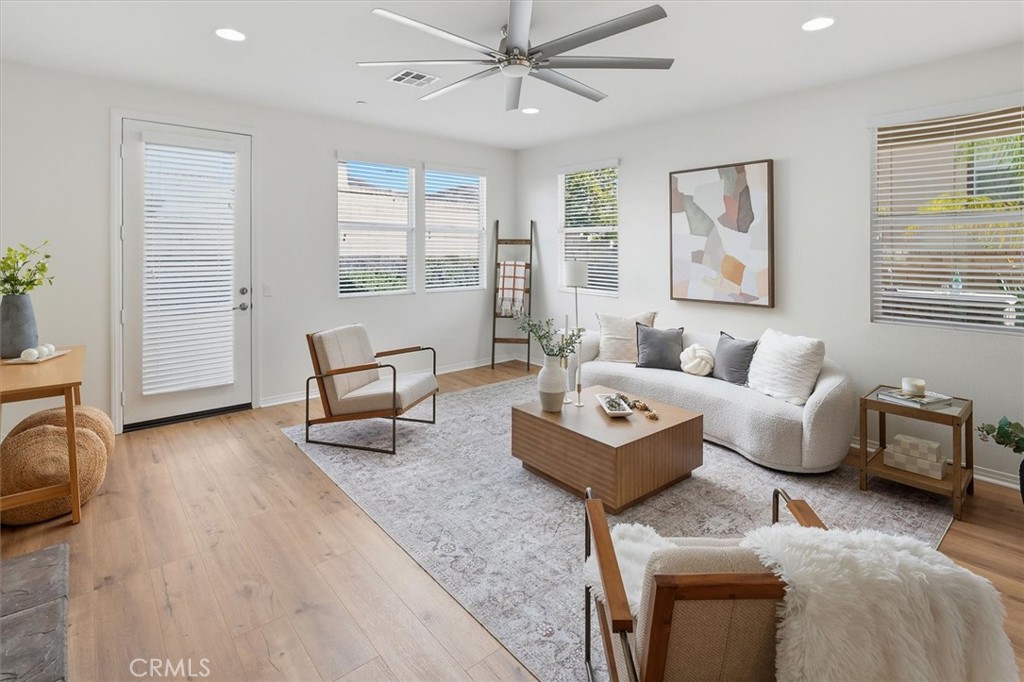 Mosaic (MOSWH) - Residential