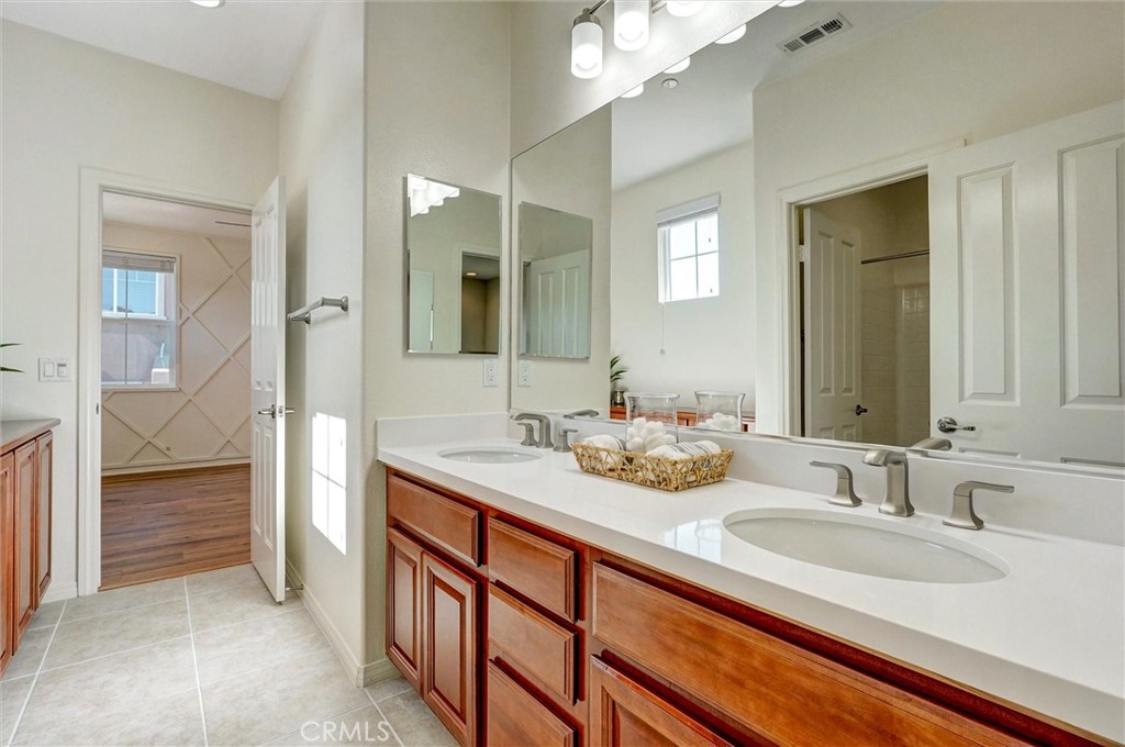 Mosaic (MOSWH) - Residential