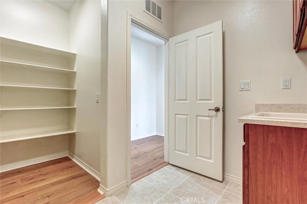 Mosaic (MOSWH) - Residential