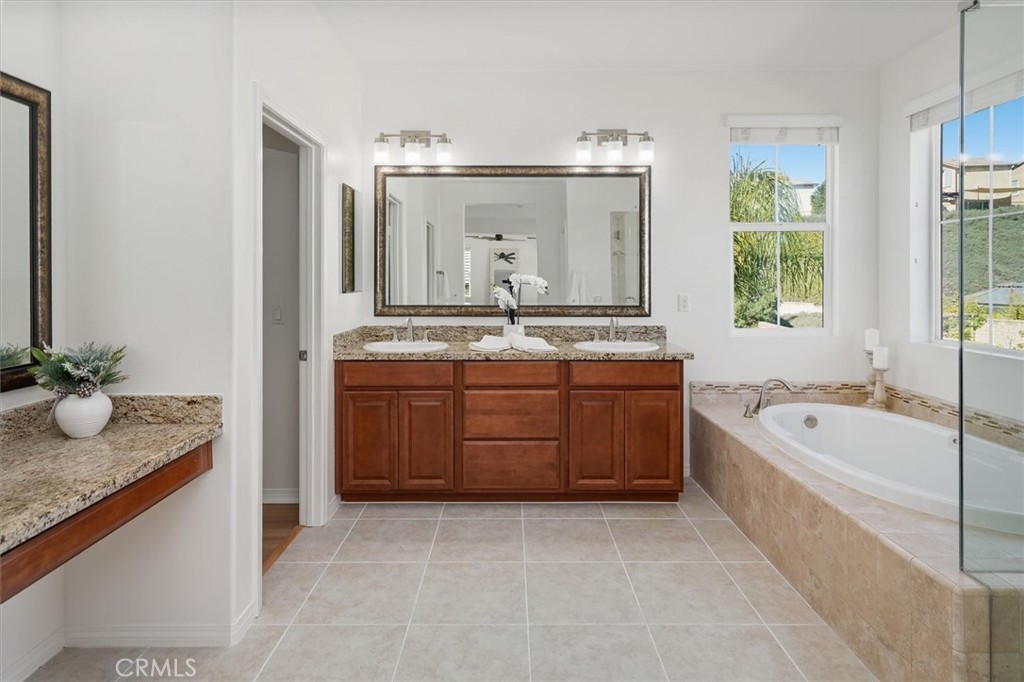 Mosaic (MOSWH) - Residential