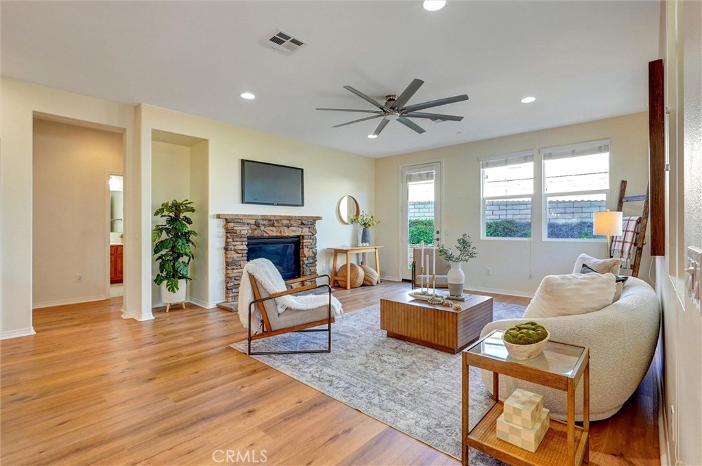 Mosaic (MOSWH) - Residential