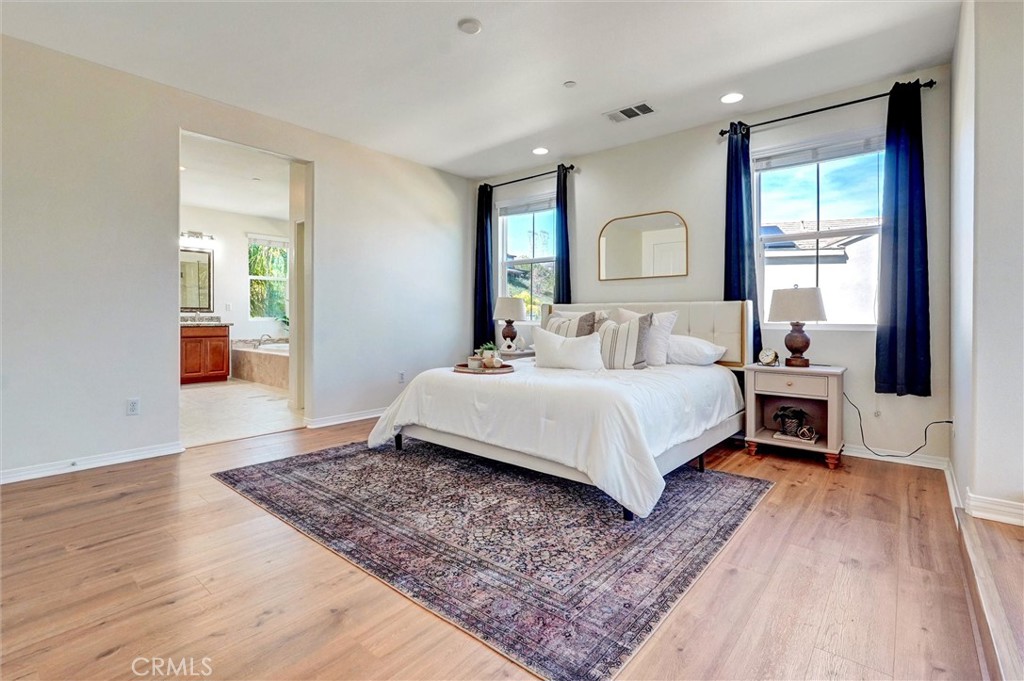 Mosaic (MOSWH) - Residential