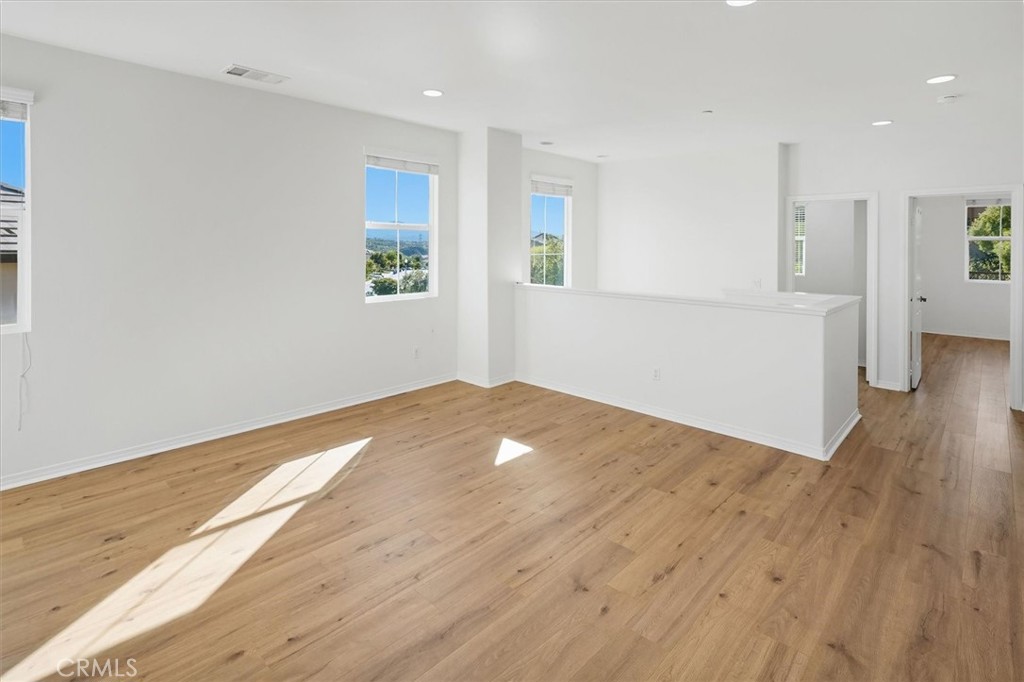 Mosaic (MOSWH) - Residential