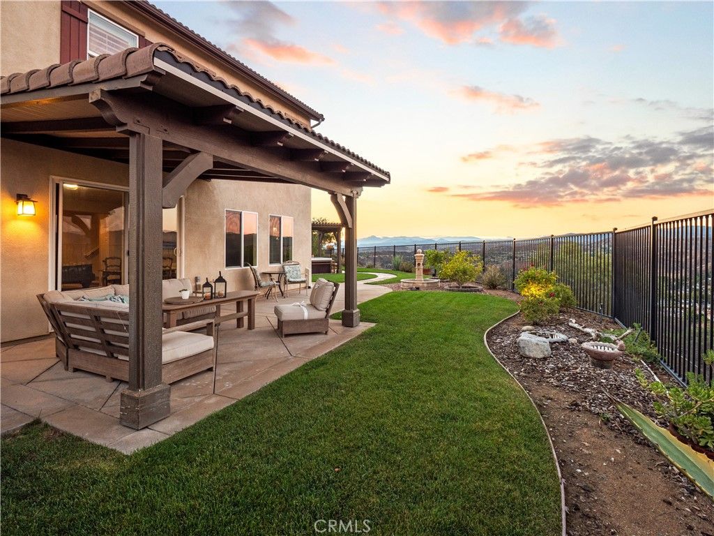 Photo of 20517 Charlie Ct, Saugus, CA 91350 (MLS # SR25241262)