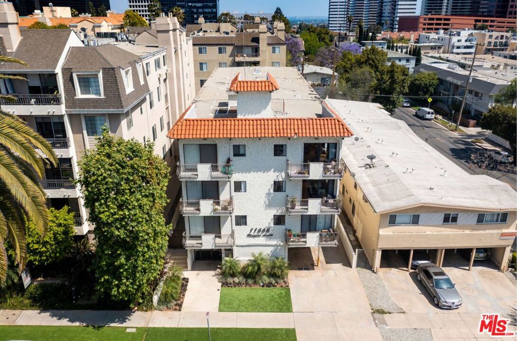 11666 Mayfield Avenue