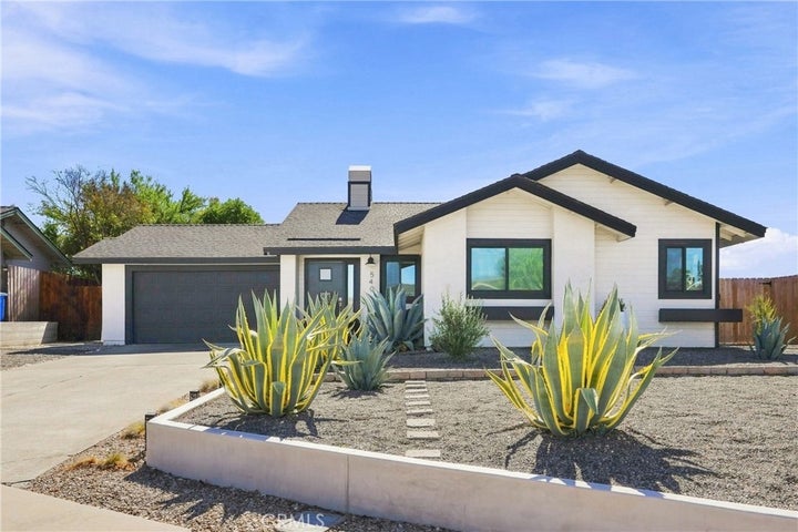 Photo 1 of 36 — 540 Chumash Court, Paso Robles, CA 93446