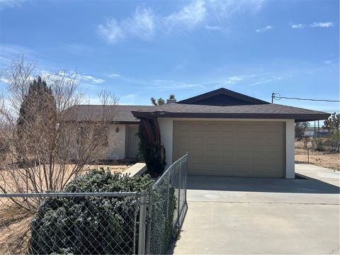 Photo of 58573 Sunflower Drive, Yucca Valley, CA 92284 (MLS # SB25102530) Photo of 58573 Sunflower Drive, Yucca Valley, CA 92284 (MLS # SB25102530)