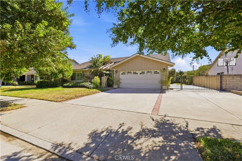 Photo of 15444 Marilla Street, North Hills, CA 91343 (MLS # SR26198411)