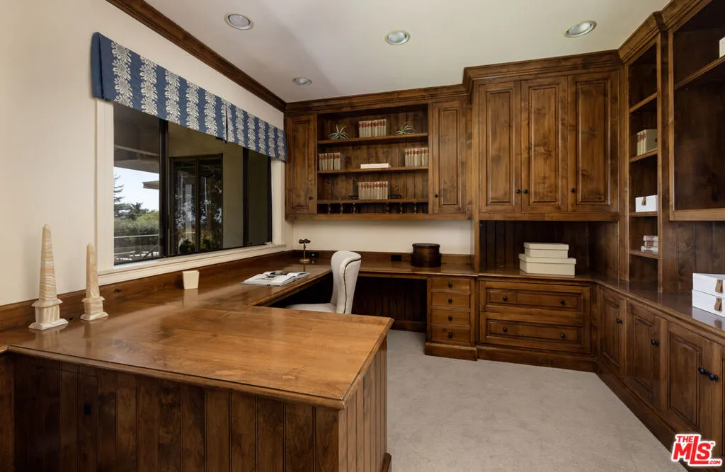 Santa Barbara, California 93108, United States, 4 Bedrooms Bedrooms, ,7 BathroomsBathrooms,Residential,Active,98304