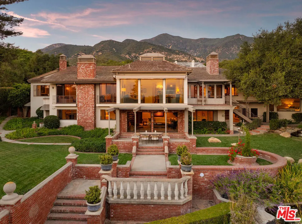 Santa Barbara, California 93108, United States, 4 Bedrooms Bedrooms, ,7 BathroomsBathrooms,Residential,Active,98304