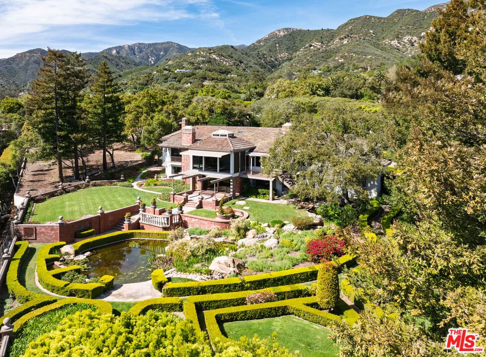 Santa Barbara, California 93108, United States, 4 Bedrooms Bedrooms, ,7 BathroomsBathrooms,Residential,Active,98304