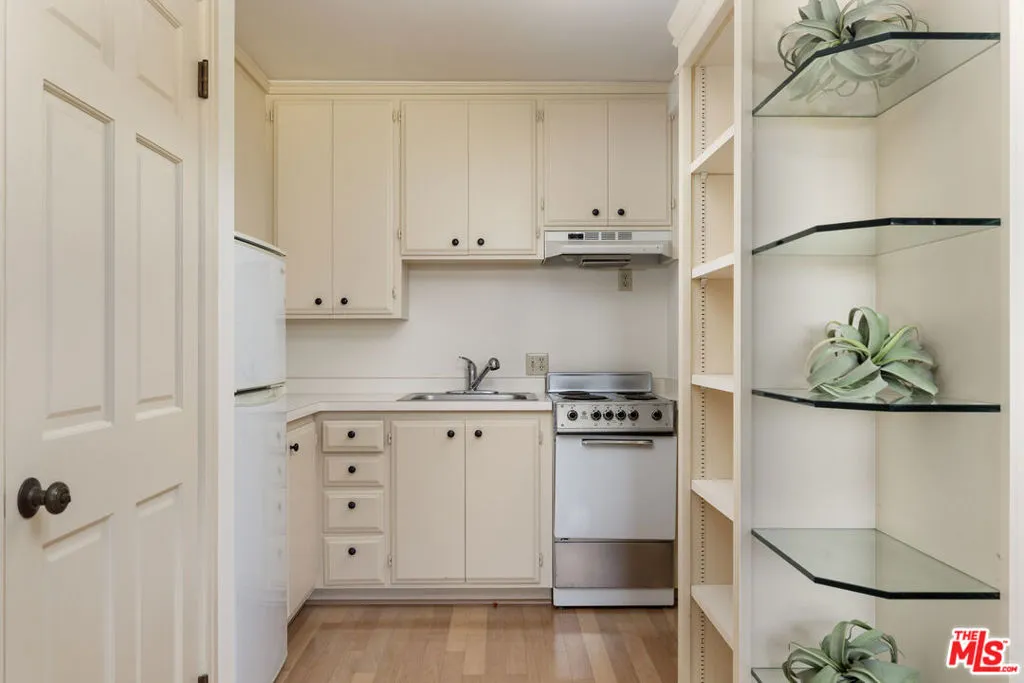 Santa Barbara, California 93108, United States, 4 Bedrooms Bedrooms, ,7 BathroomsBathrooms,Residential,Active,98304