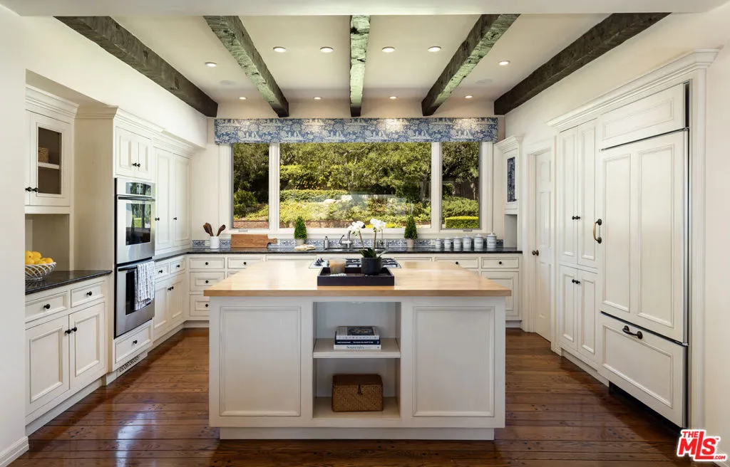 Santa Barbara, California 93108, United States, 4 Bedrooms Bedrooms, ,7 BathroomsBathrooms,Residential,Active,98304