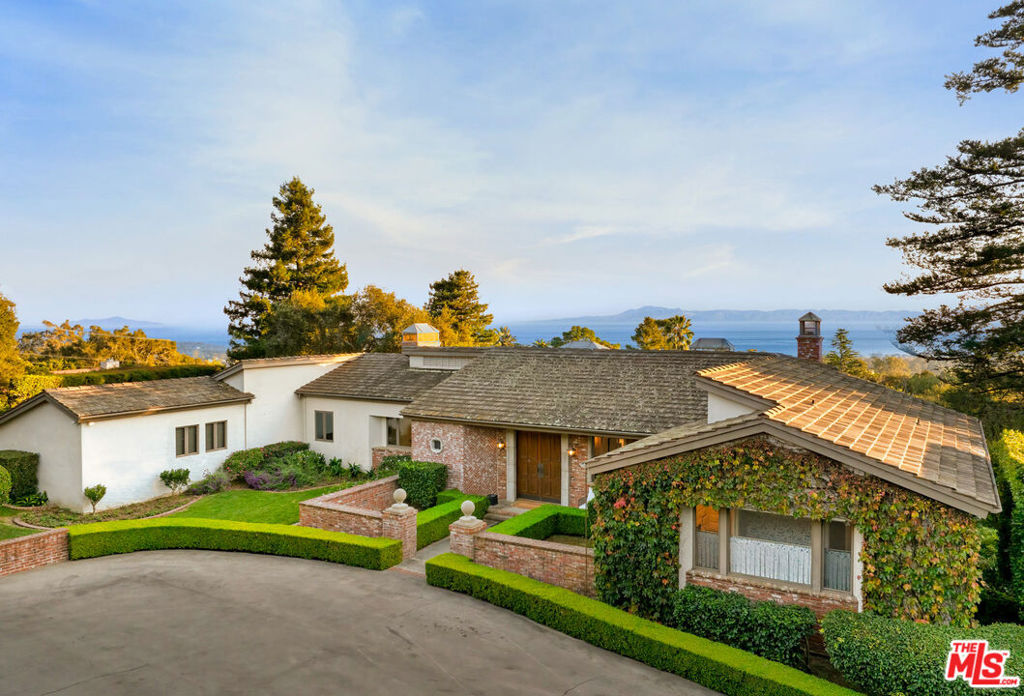 1285 E Mountain Drive