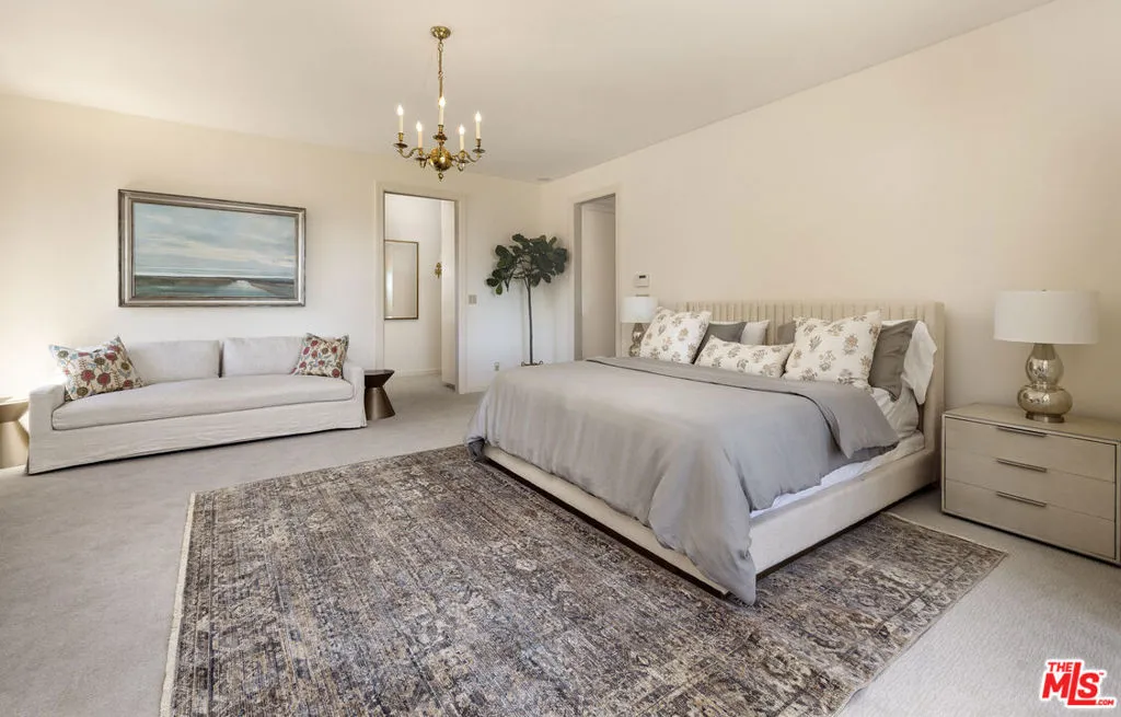 Santa Barbara, California 93108, United States, 4 Bedrooms Bedrooms, ,7 BathroomsBathrooms,Residential,Active,98304