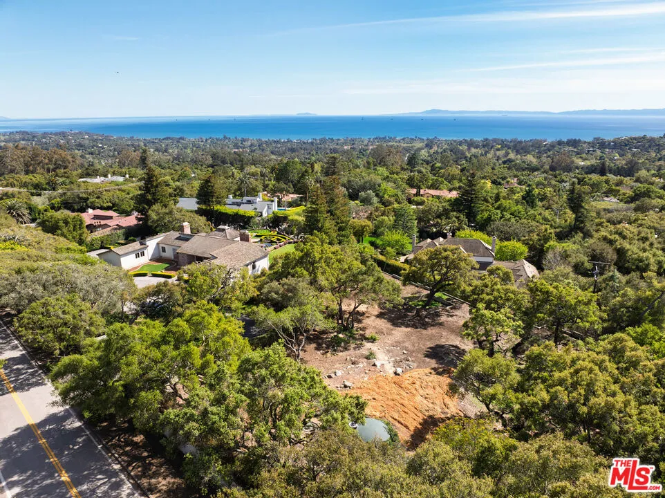 Santa Barbara, California 93108, United States, 4 Bedrooms Bedrooms, ,7 BathroomsBathrooms,Residential,Active,98304