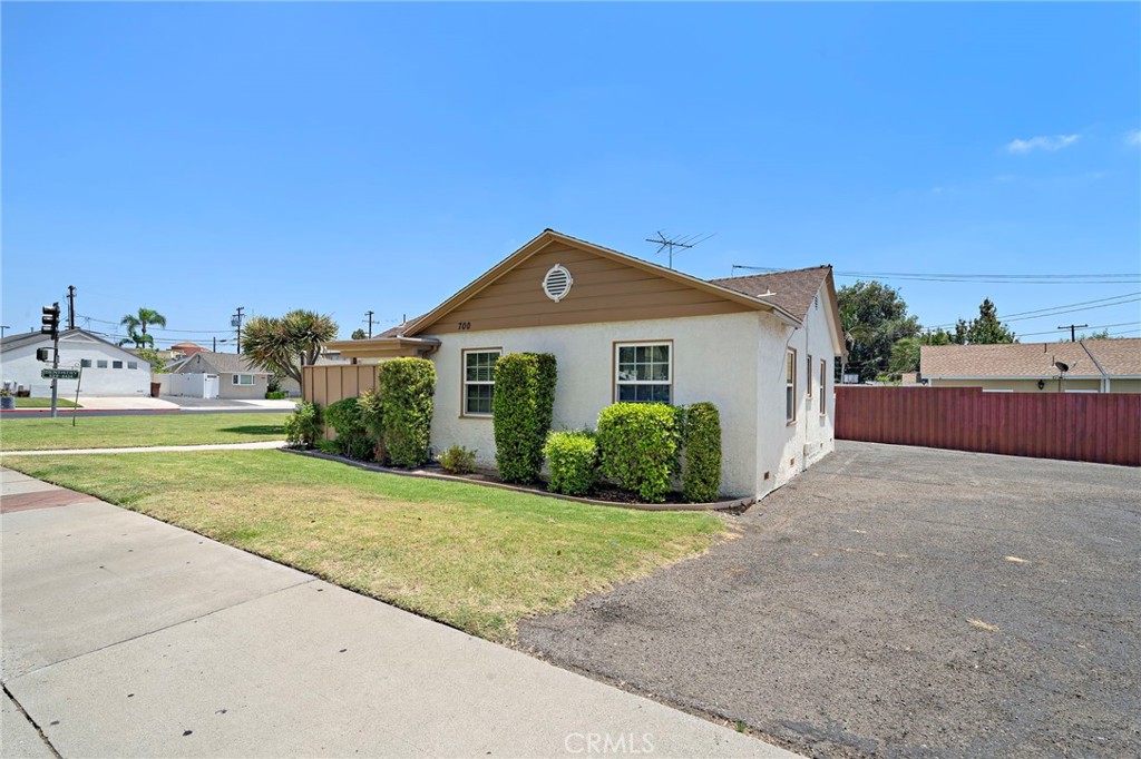 700 S Brea Boulevard