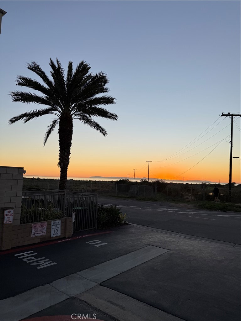 1660 Whittier Avenue 3