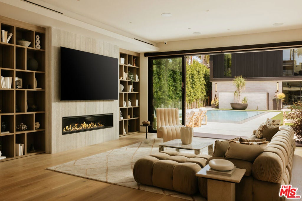 528 Marguerita Avenue, Santa Monica CA 90402