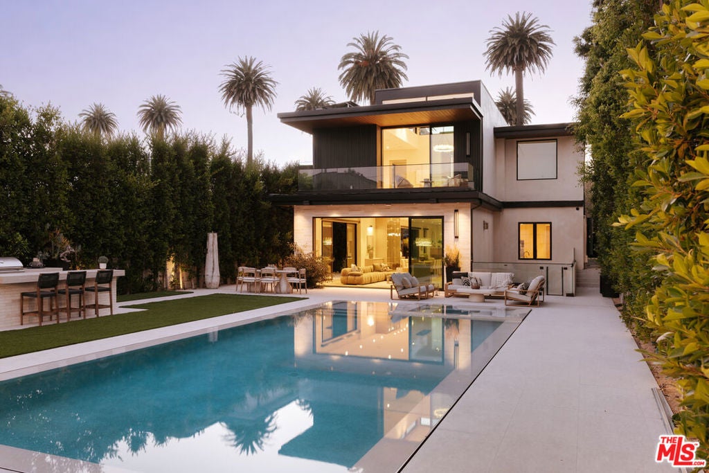 Photo of 528 Marguerita Avenue, Santa Monica, CA 90402 (MLS # 26850961)