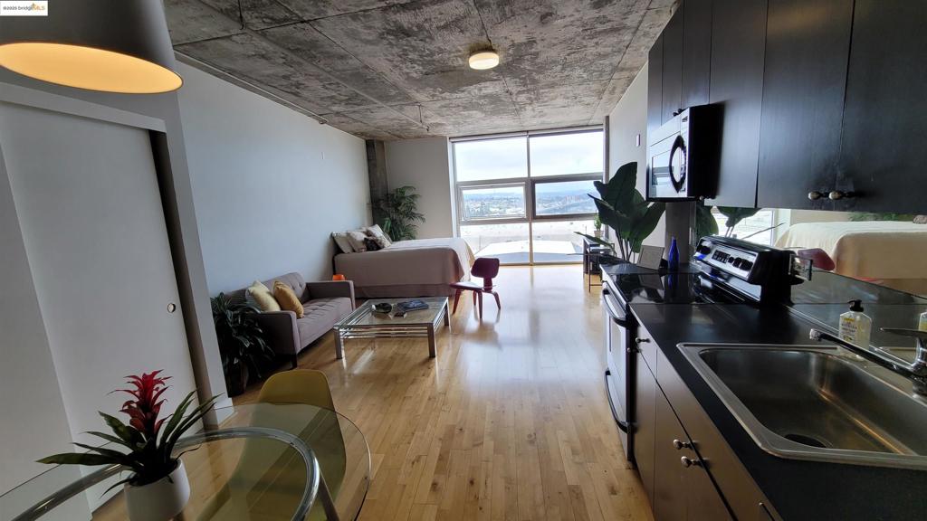 JACKLON SQ - Residential Lease