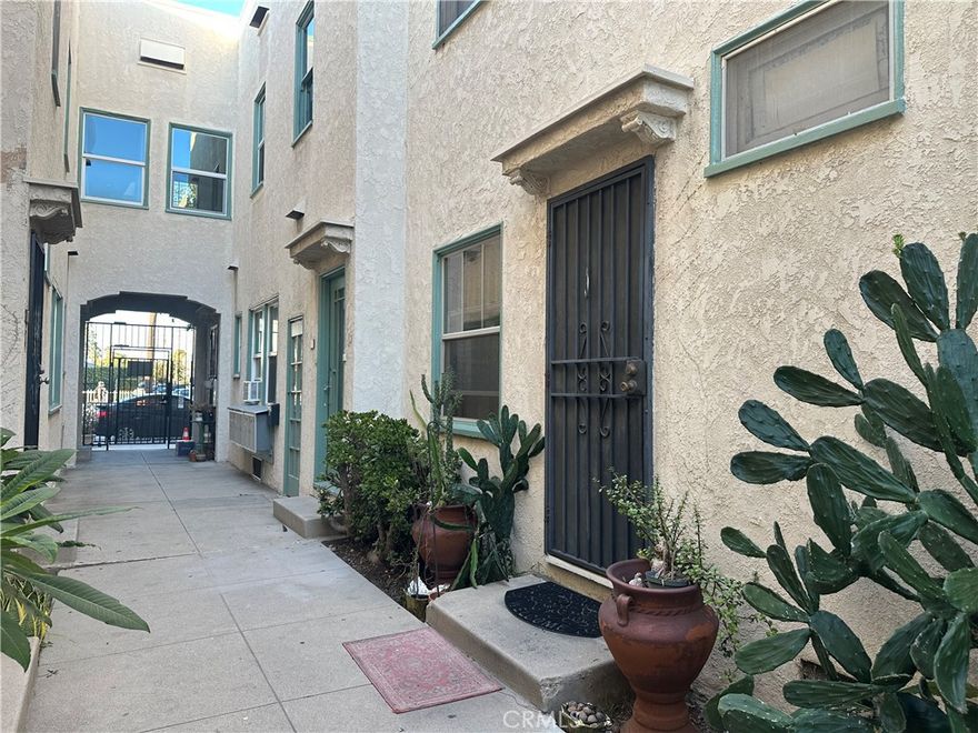 Charming 1 Bed / 1 Bath Apartment in Retro Row District – 2 Parking Spaces!



Live in the heart of the vibrant Retro Row District in this cozy and convenient 1 bedroom, 1 bathroom apartment — Perfect for anyone looking to enjoy one of the most eclectic neighborhoods in town!



* Unit Features:



Bright and airy 1 bedroom, 1 bathroom



Functional layout with plenty of natural light



On-site laundry facilities



2 assigned parking spaces – a rare find in this area!



* Prime Location:



Steps from Retro Row’s shops, cafes, vintage stores, and restaurants



Easy access to public transportation



Short drive or bike ride to the beach



Walkable neighborhood with a lively arts and culture scene



* Rental Requirements:

All potential tenants 18 and older must apply. Background check, credit check, and income verification required. No prior evictions.