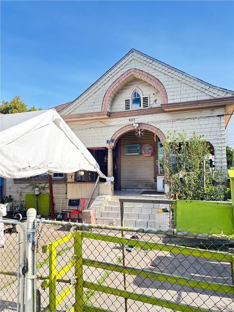 807 E 20th Los Angeles CA 90011