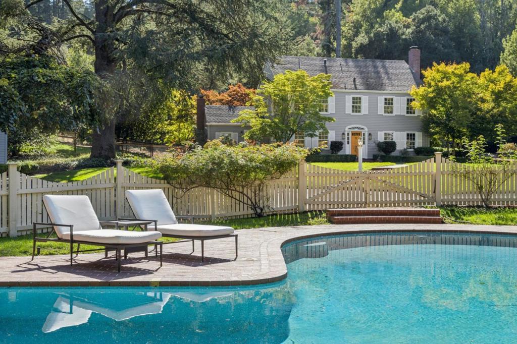 1543 Portola Road