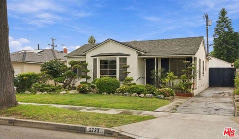 Photo of 2723 Coolidge Avenue, Los Angeles, CA 90064 (MLS # 26992887)