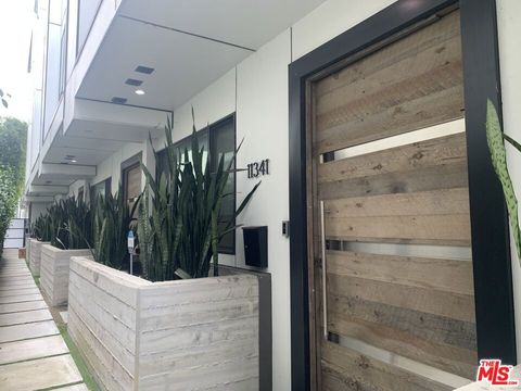 Photo of 11341 Pearl Street, Los Angeles, CA 90064 (MLS # 26829057)