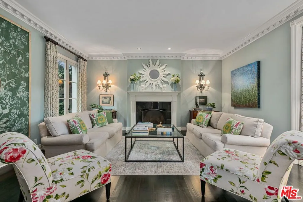 Beverly Hills, California 90210, United States, 5 Bedrooms Bedrooms, ,6 BathroomsBathrooms,Residential,Active,205133