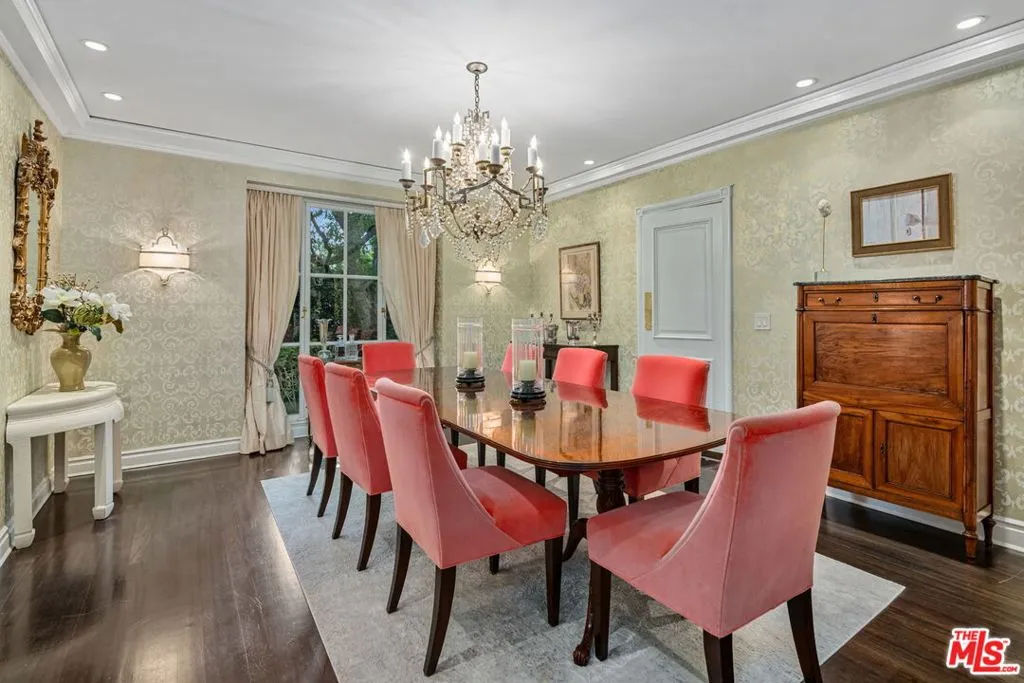 Beverly Hills, California 90210, United States, 5 Bedrooms Bedrooms, ,6 BathroomsBathrooms,Residential,Active,205133