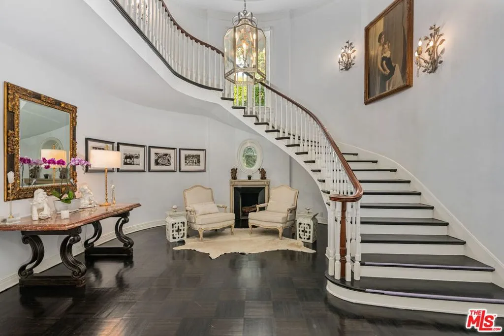 Beverly Hills, California 90210, United States, 5 Bedrooms Bedrooms, ,6 BathroomsBathrooms,Residential,Active,205133