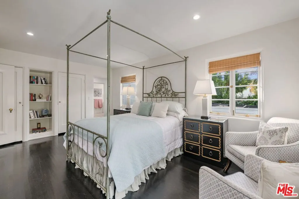 Beverly Hills, California 90210, United States, 5 Bedrooms Bedrooms, ,6 BathroomsBathrooms,Residential,Active,205133