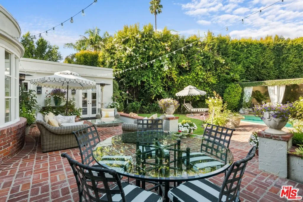 Beverly Hills, California 90210, United States, 5 Bedrooms Bedrooms, ,6 BathroomsBathrooms,Residential,Active,205133