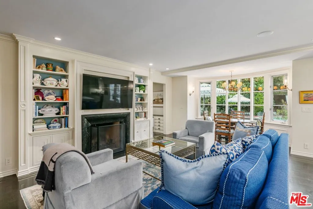 Beverly Hills, California 90210, United States, 5 Bedrooms Bedrooms, ,6 BathroomsBathrooms,Residential,Active,205133