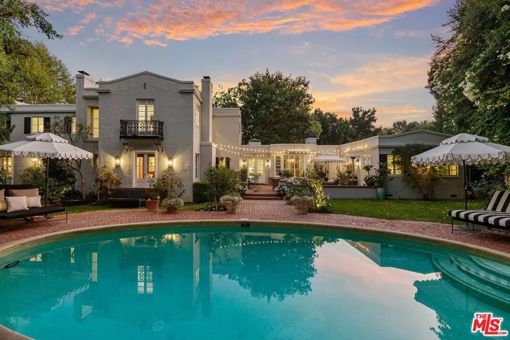 Beverly Hills, California 90210, United States, 5 Bedrooms Bedrooms, ,6 BathroomsBathrooms,Residential,Active,205133