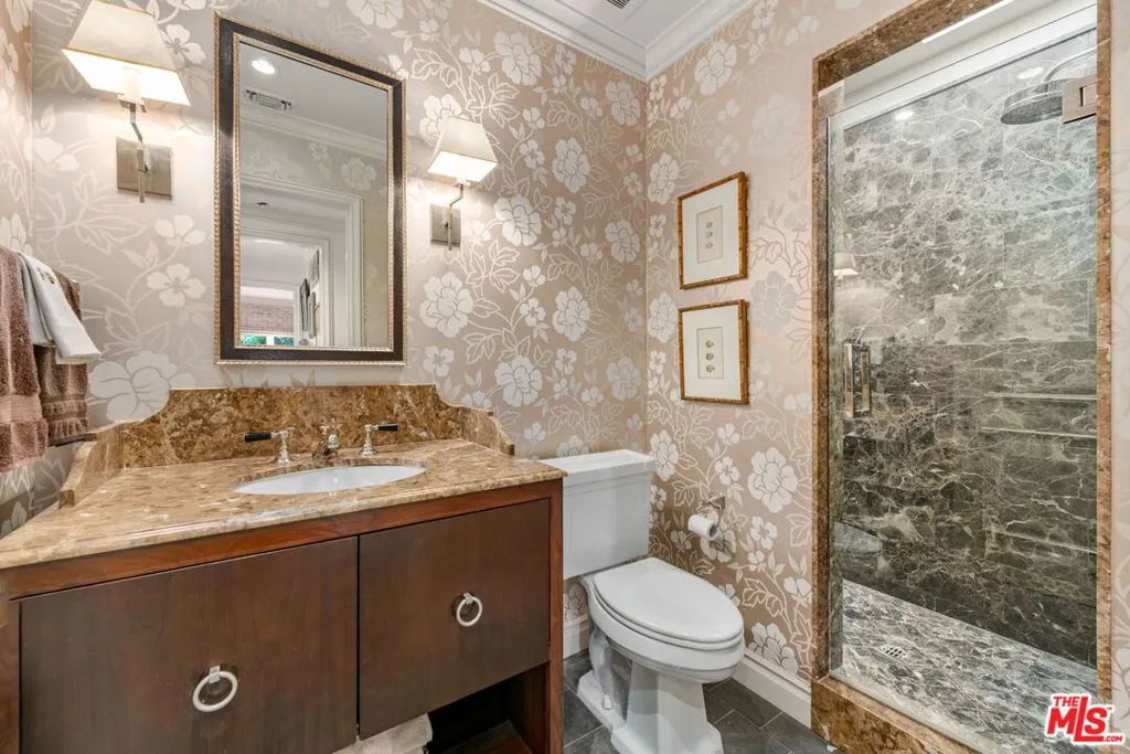 Beverly Hills, California 90210, United States, 5 Bedrooms Bedrooms, ,6 BathroomsBathrooms,Residential,Active,205133