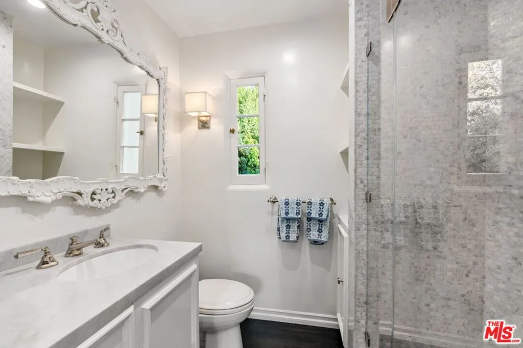 Beverly Hills, California 90210, United States, 5 Bedrooms Bedrooms, ,6 BathroomsBathrooms,Residential,Active,205133