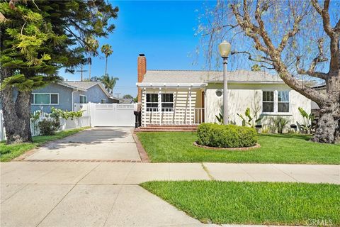Photo of 6722 Katherine Ave AVE, Van Nuys, CA 91405 (MLS # BB26154764)