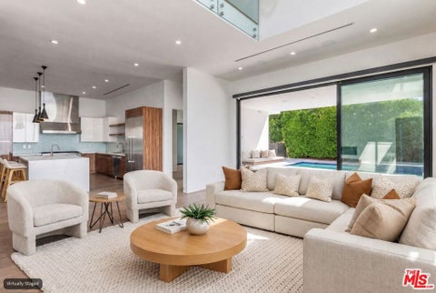 Photo of 458 S Sycamore Avenue, Los Angeles, CA 90036 (MLS # 26873213)
