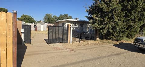 Photo of 43310 Fairglen Road, Lancaster, CA 93535 (MLS # SR26088256)