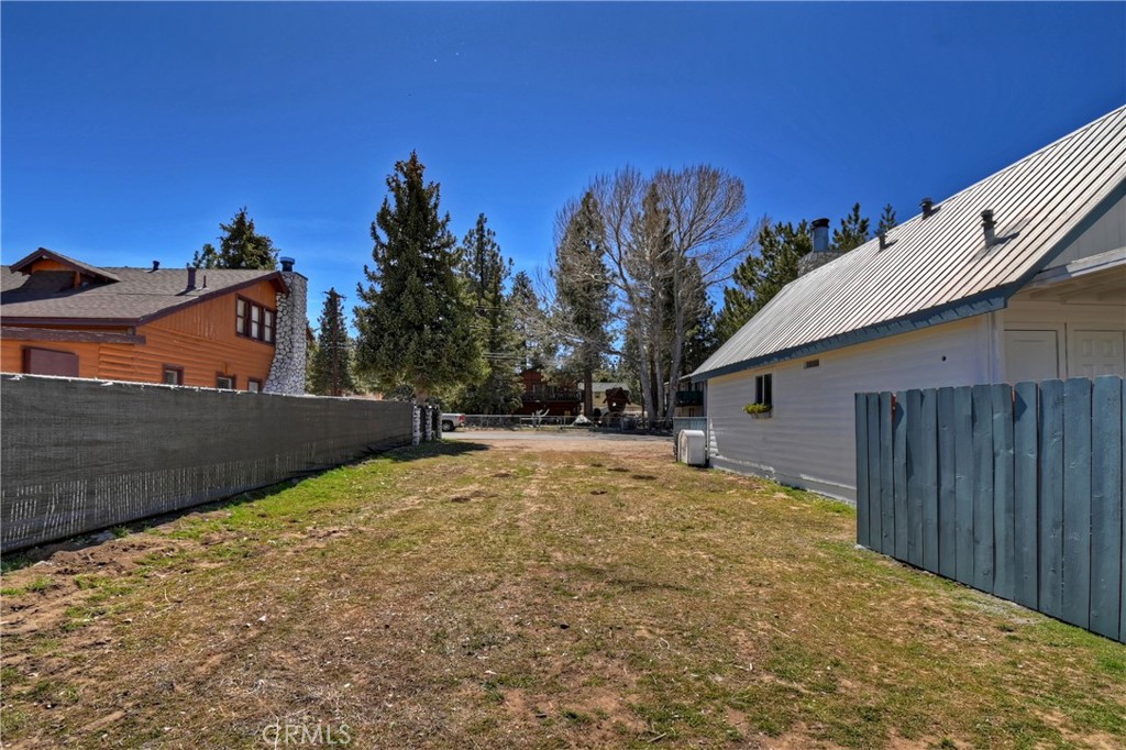 925 W Fairway